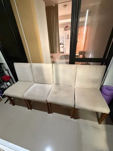 OPORTUNIDADE! 4 Cadeiras Acolchoadas por R$ 100