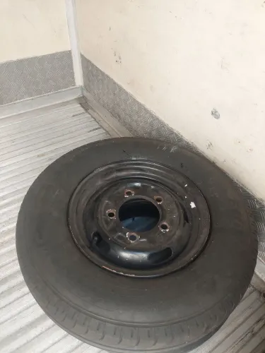 Roda da Kia bongo aro 14