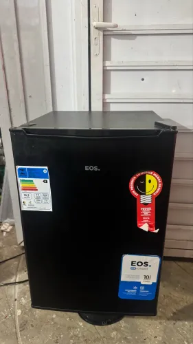 Frigobar semi novo