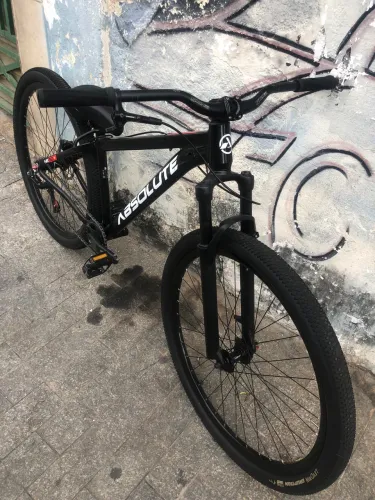 Bike Absolut Nero 5 com pro 7 pedivela integrado Absolut banco ddk e etc olhar bio