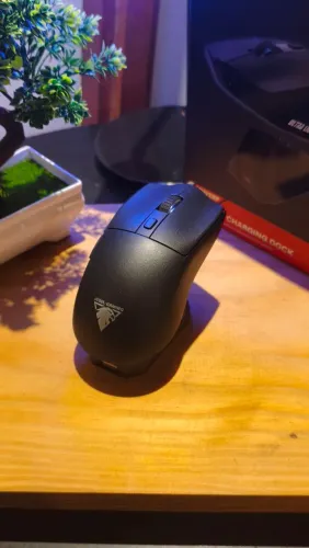 Mouse Gamer Sem Fio X11 Tri-Mode com Dock de Carregamento Magnético RGB