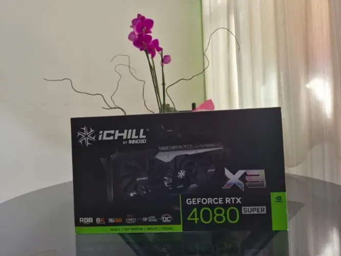 RTX 4080 SUPER - iCHILL RGB - 16Gb - INNO3D - Em estado de nova - Usada pouquissimas vezes