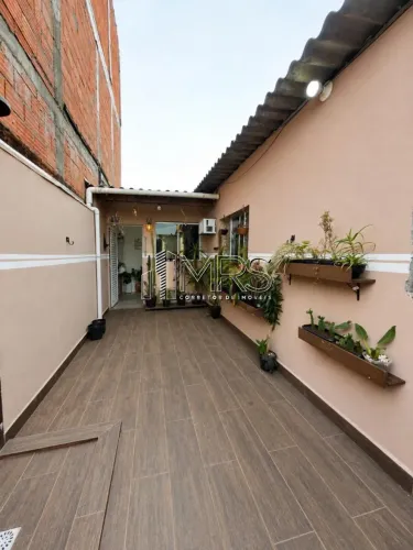 Espaçosa Casa 3 Quartos à Venda em Ribeirópolis, Praia Grande SP