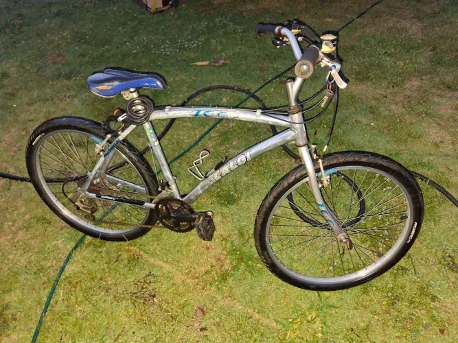 BAIXOU O PREÇO OUTRA VEZ ! BIKE Caloi 100 QRADRO DE ALUMINIO LEIA O ANÚNCIO