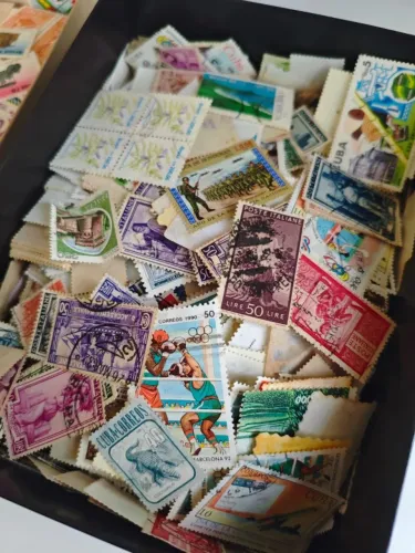 Lote com 50 selos variados - Diversos Países