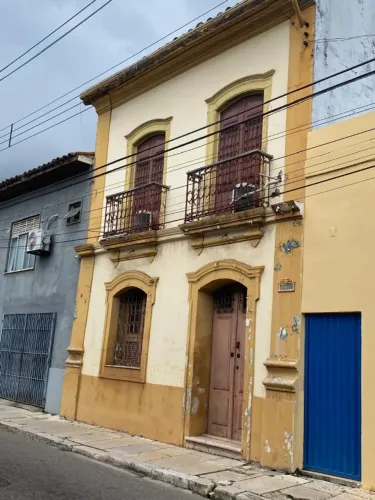 Alugo Casarão Com 2 Pavimentos Com ou Sem Mobilais, 4 Quartos