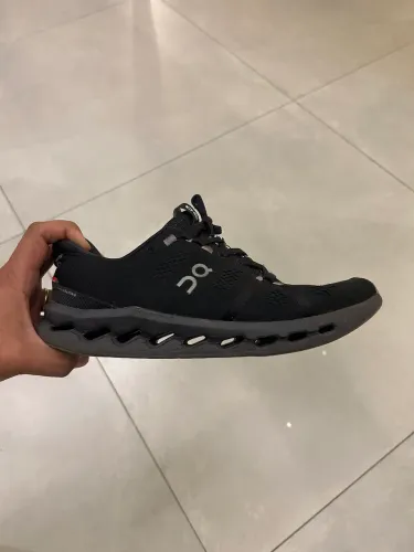 Tênis On Running TAM 40 Cloudsurfer