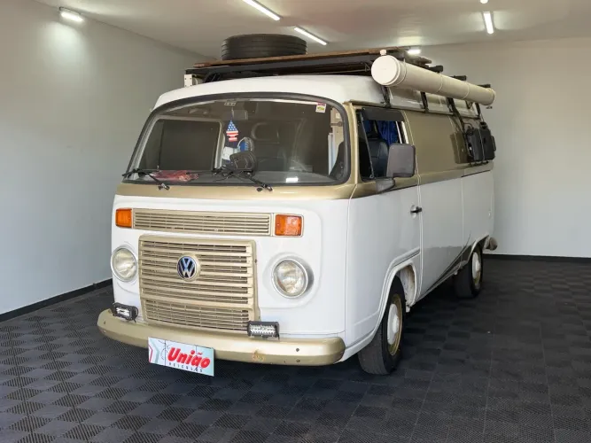 Volkswagen Kombi Furgão 1.4 MI Total Flex 8V 2011