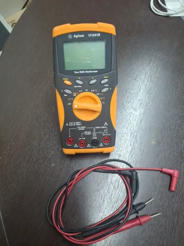 Multímetro profissional Agilent U1241B