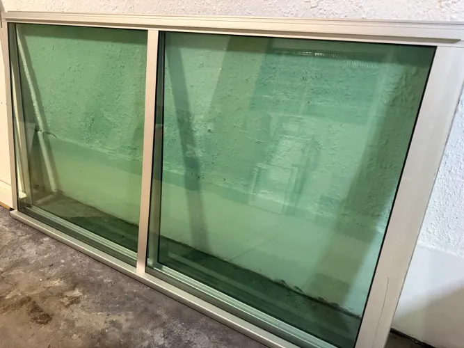 Porta Esquadria de Alumínio e Vidro