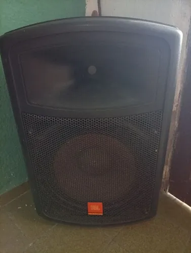 Caixa JBL profissional