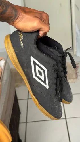 Chuteira de Futsal Neo Strike