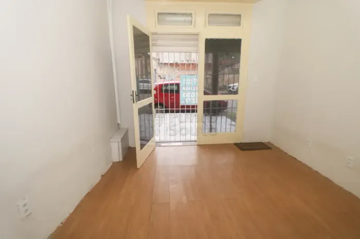 Sala comercial em excelente localização na Rua Alberto Rosa