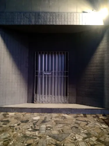 Alugo casa padrão 2 quartos bairro aeroporto