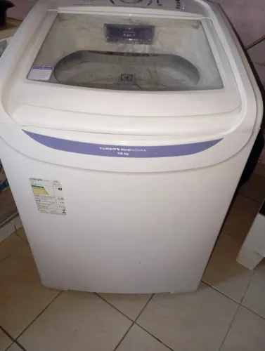 Máquina de lavar roupa Eletrolux 16 kilos