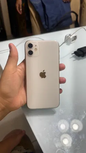 iPhone 11 de 128 gb/ Tela trocada