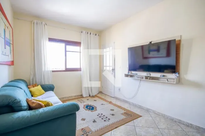 Casa à Venda - Vila Yara, 2 Quartos, 220 m2