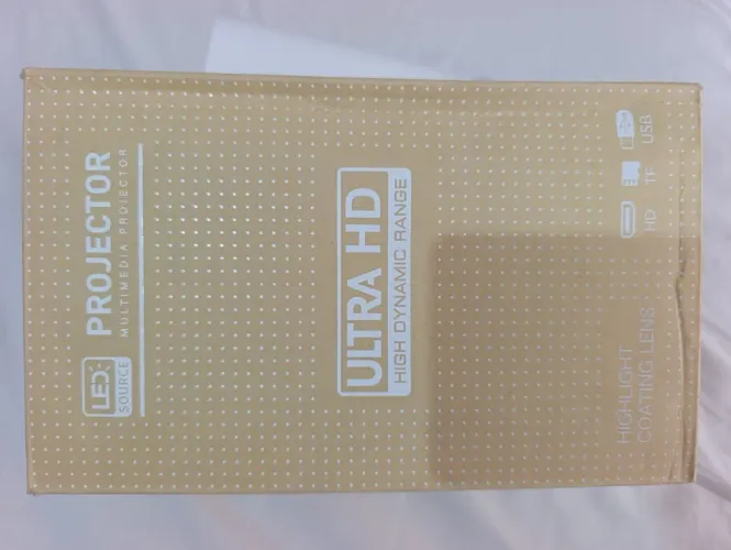 Mini Projetor Davely HY300 4K Android com Wi-Fi e Bluetooth