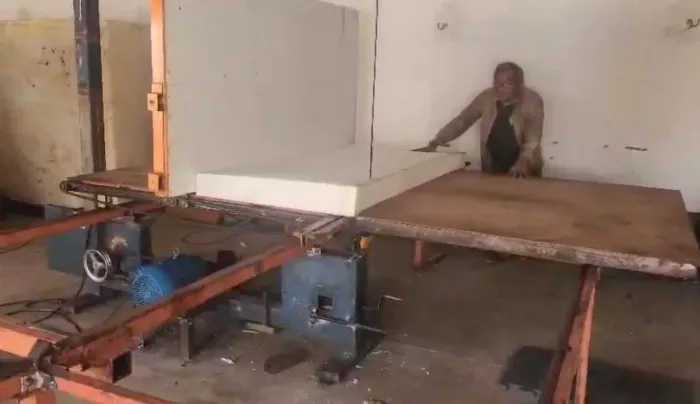 Laminadora de espuma, Fábrica espuma
