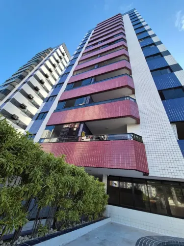 Apartamento 4 quartos à venda em Candeias | 106m² reformado com vista para o mar