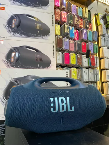 JBL 4 bombox 