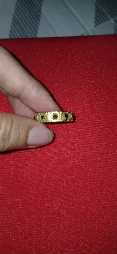 Anel de Ouro com pedras