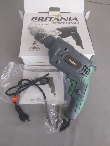 Furadeira de impacto 127v 850w 13mm marca BRITÂNIA nova sem uso 