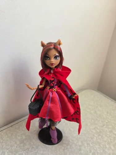 Clawdeen Scary Tale - Monster high