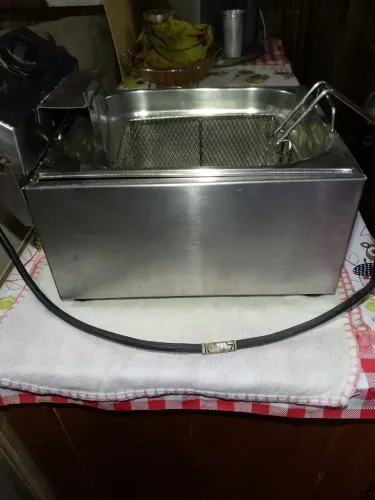Chapa 2 queimadores+ fritadeira elétrica 5litros