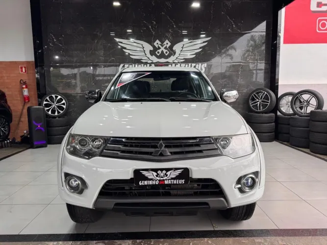 Mitsubishi L200 Triton HPE 3.5 CD V6 24V Flex Aut. 2015