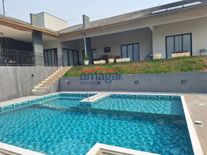 Casa a venda no Condomínio Vale dos lagos