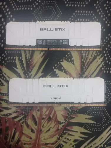 Vendo Dois pentes de Memoria Ram Ballistix white  8gb 3000 mhz (3666 OC)