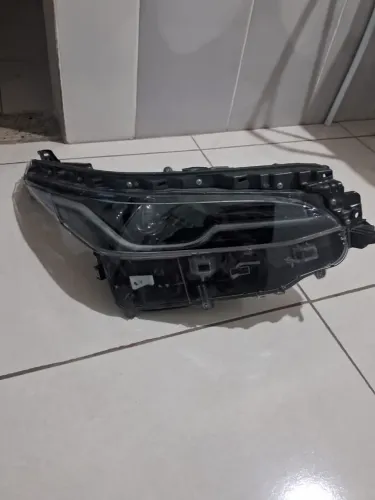 FAROL DIREITO HILUX SW4 2021/24