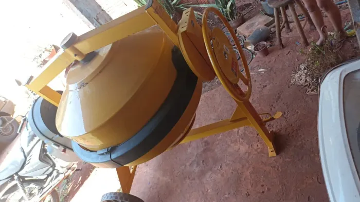 Betoneira sem uso 400 litros