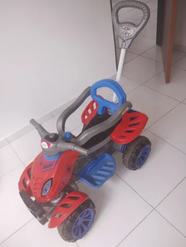 Quadriciclo infantil