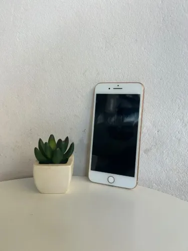 iPhone 8 plus semi-novo