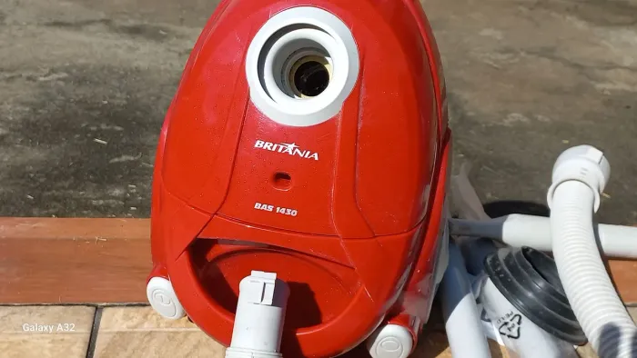 Aspirador de pó Britânia 