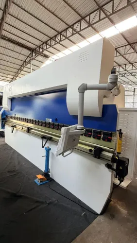 DOBRADEIRA COMANDO CNC 