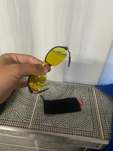 Romeu 2 dourado Oakley