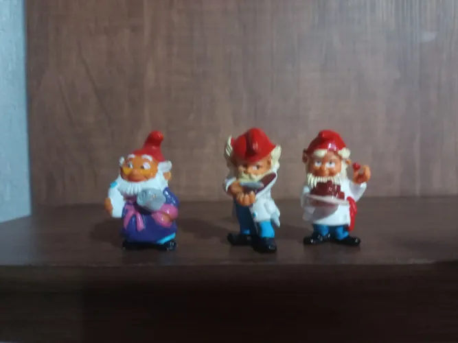 3 bonecos Ferrero Rocher miniaturas usados na condição das fotos 