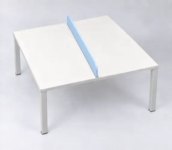 Mesa de escritorio com divisoria 4 unidades