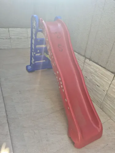 Escorregado infantil grande de plastico