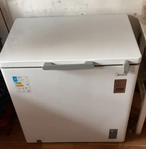 Freezer em ótimo estado gelando bem