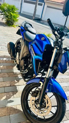 Yamaha FZ 25