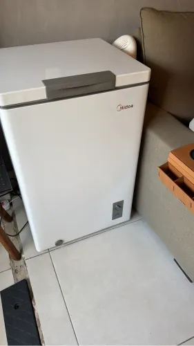 Freezer 100 litros Midea Bivolt - menos de um ano de uso