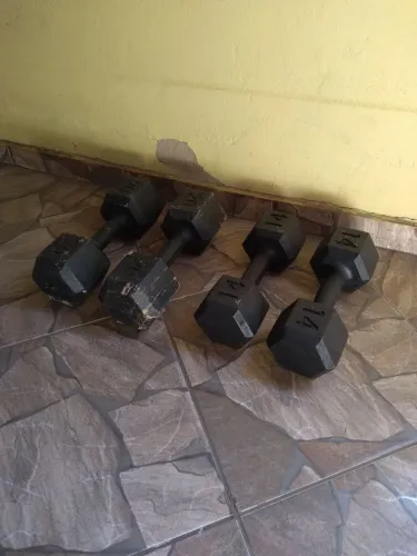 Vendo Par de halteres 20kg / 14kg 