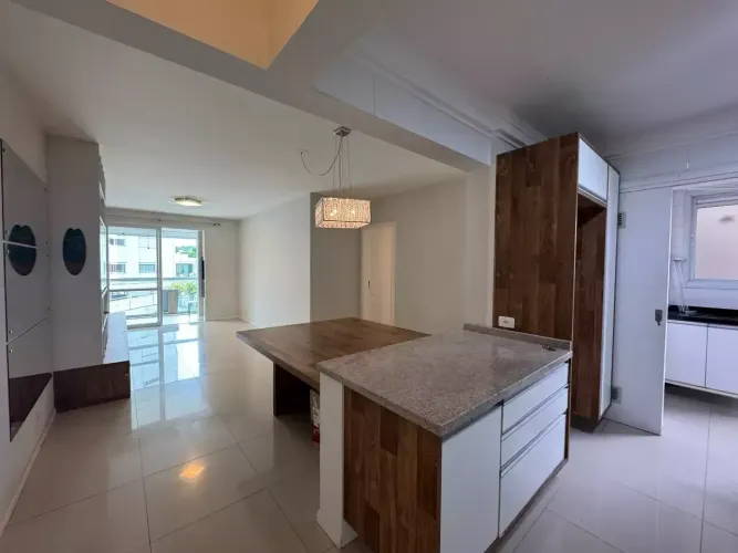 Apartamento à venda, 4 quartos, 2 suítes, desocupado, mobiliado, Itacorubi - Florianópoli