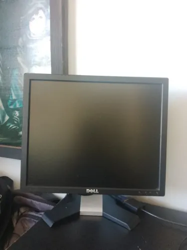 Monitor Dell 18" - Ideal para Trabalho ou Segunda Tela - Ler Anuncio