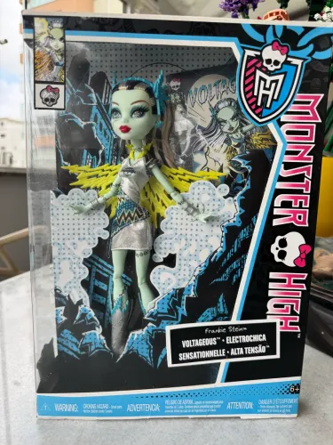 Monster High Frankie Alta tensão