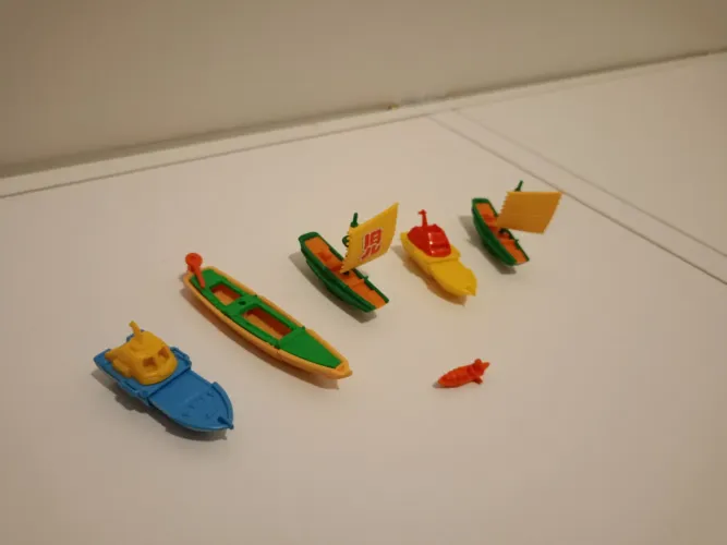 Kinder ovo Barcos